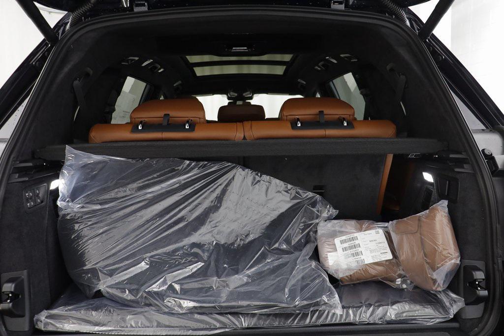 new 2026 BMW X7 car, priced at $125,735