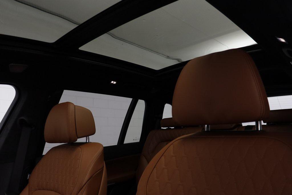 new 2026 BMW X7 car, priced at $125,735
