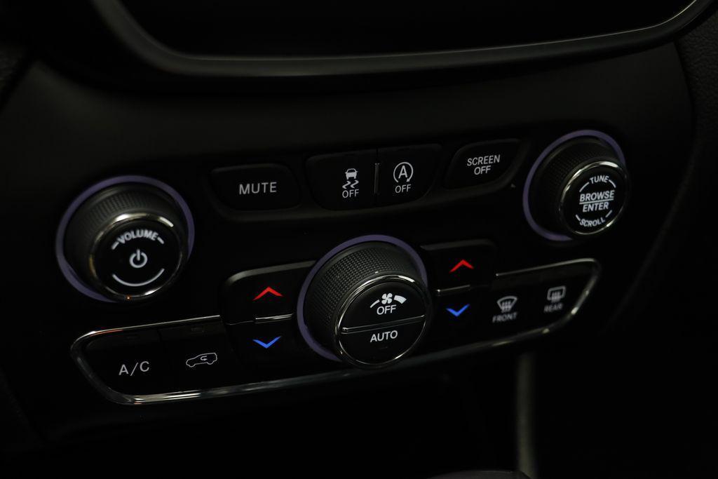 used 2019 Jeep Cherokee car, priced at $16,977