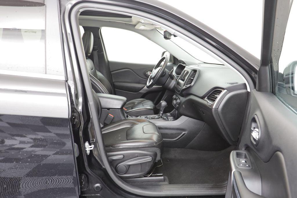 used 2019 Jeep Cherokee car, priced at $16,977