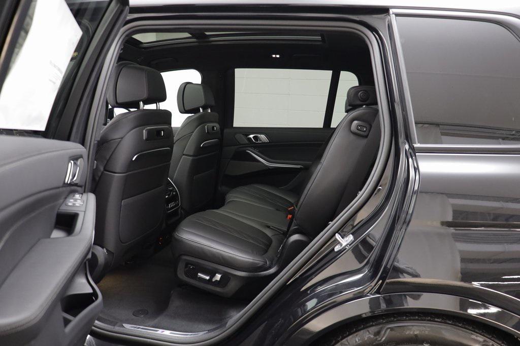 new 2026 BMW X7 car, priced at $101,435
