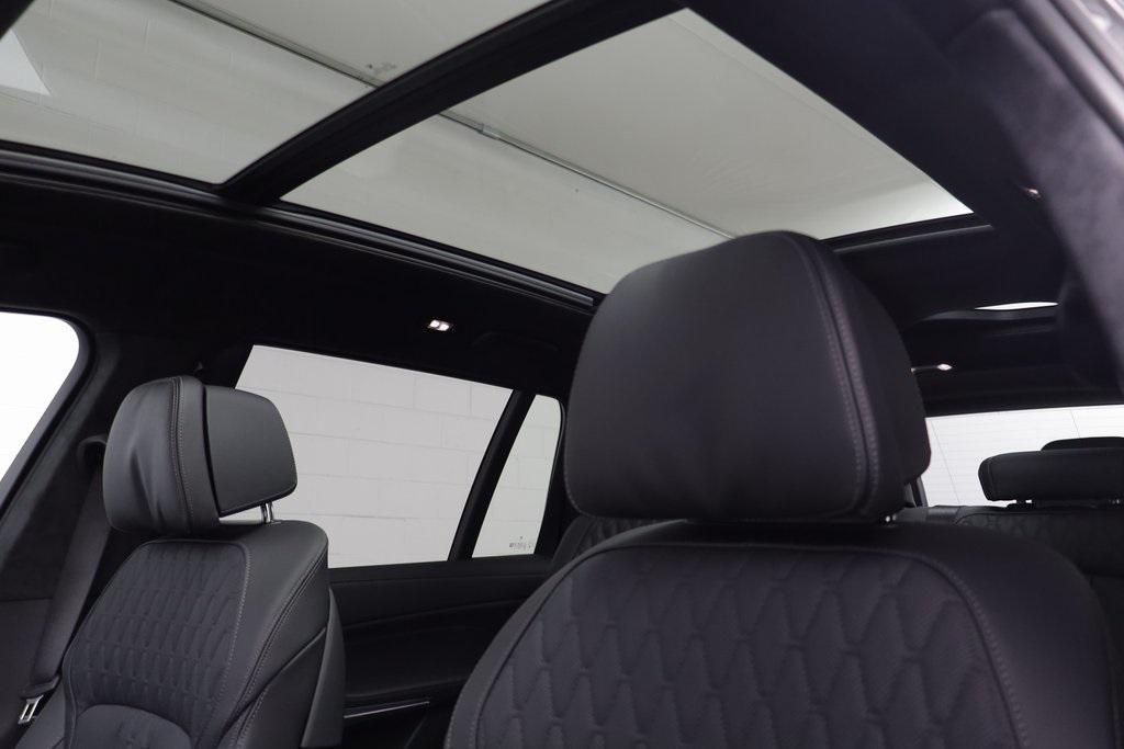 new 2026 BMW X7 car, priced at $101,435