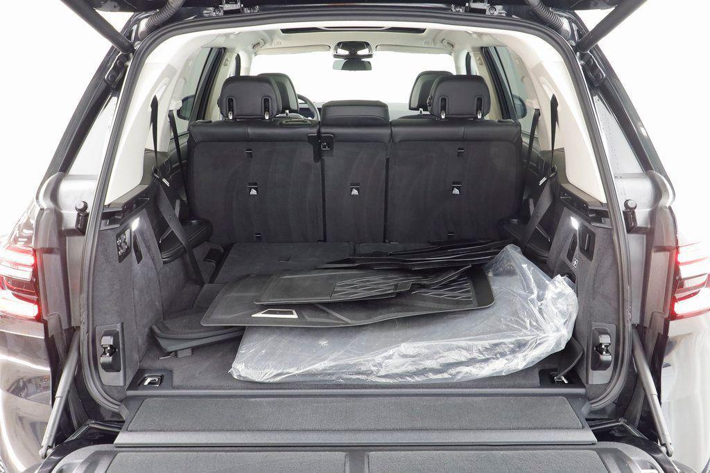 new 2026 BMW X7 car, priced at $93,290