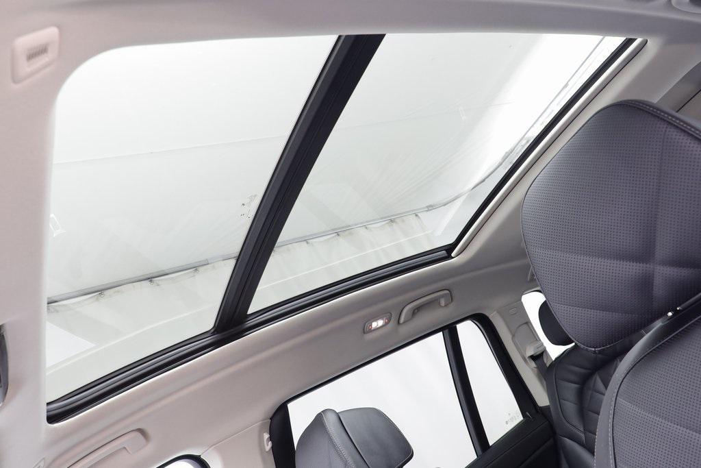 new 2026 BMW X7 car, priced at $93,290