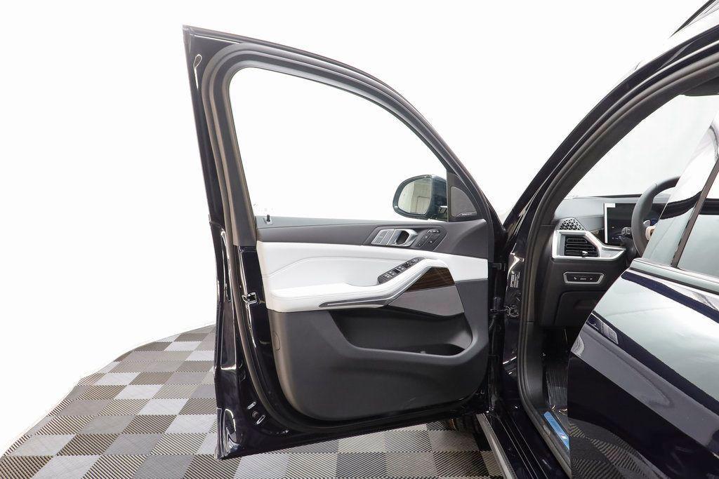 new 2026 BMW X7 car, priced at $96,985