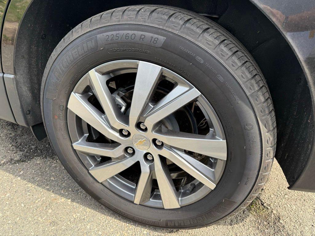 used 2024 Chevrolet Equinox car, priced at $24,156