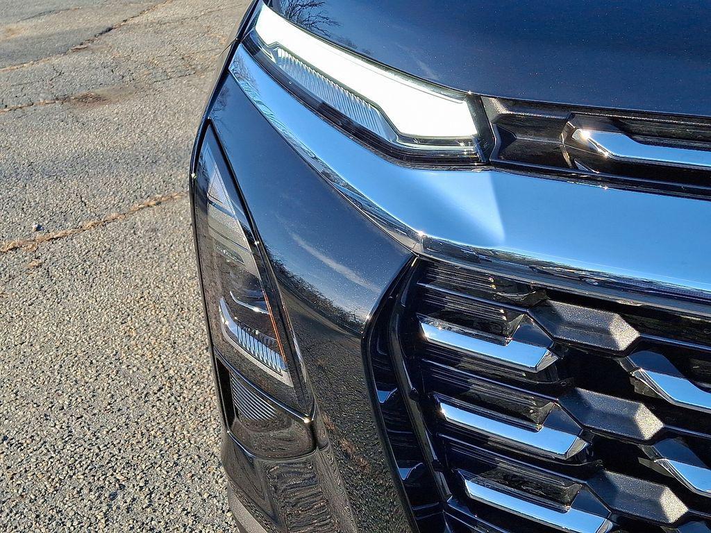 used 2026 Chevrolet Equinox car, priced at $31,330