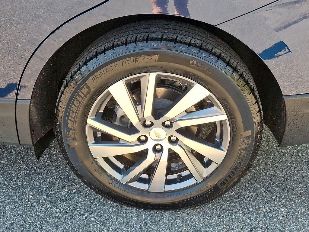 used 2023 Chevrolet Equinox car, priced at $25,167
