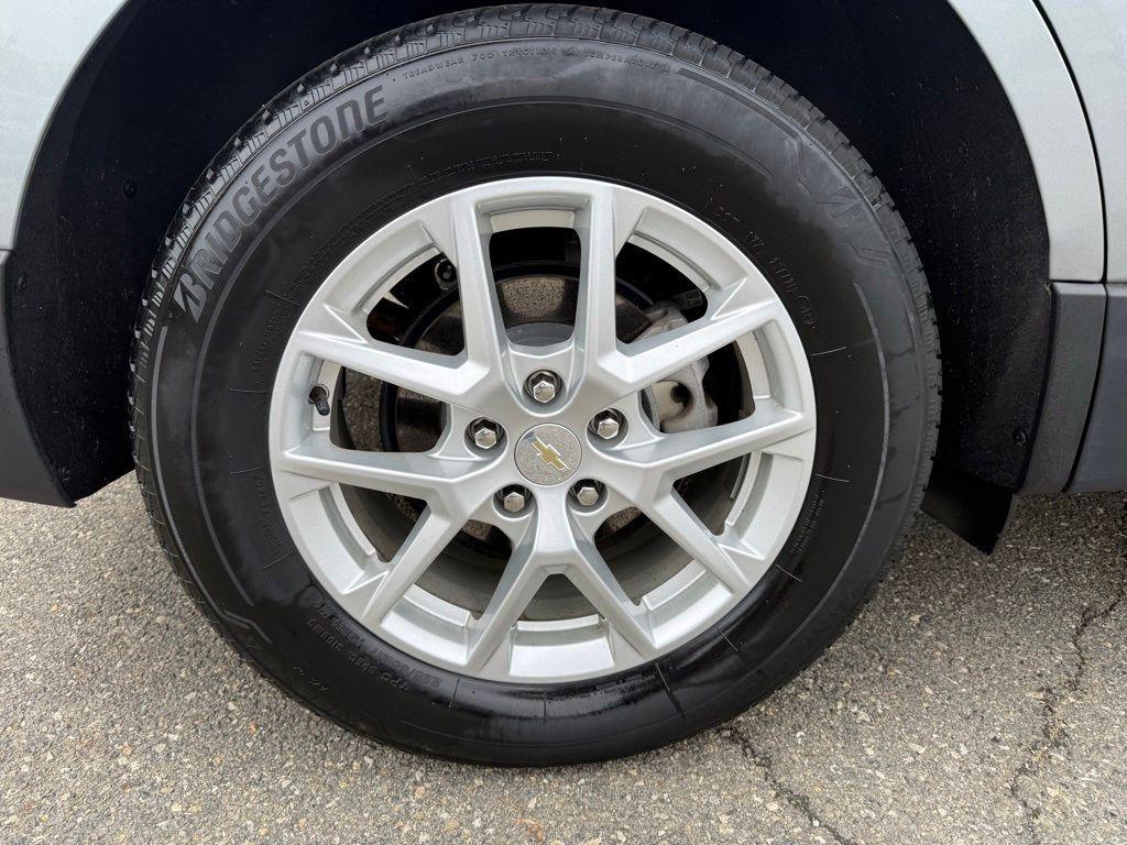 used 2024 Chevrolet Equinox car, priced at $24,228