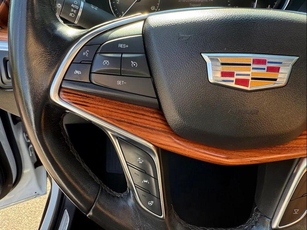 used 2021 Cadillac XT5 car, priced at $21,994