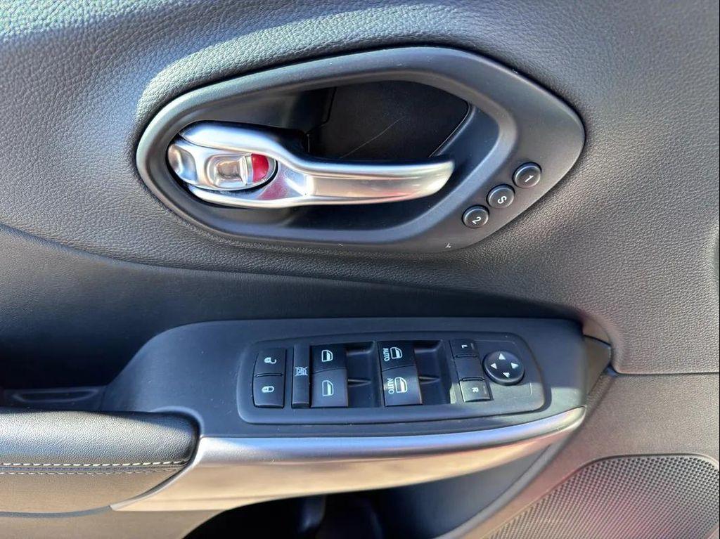 used 2019 Jeep Cherokee car, priced at $18,994