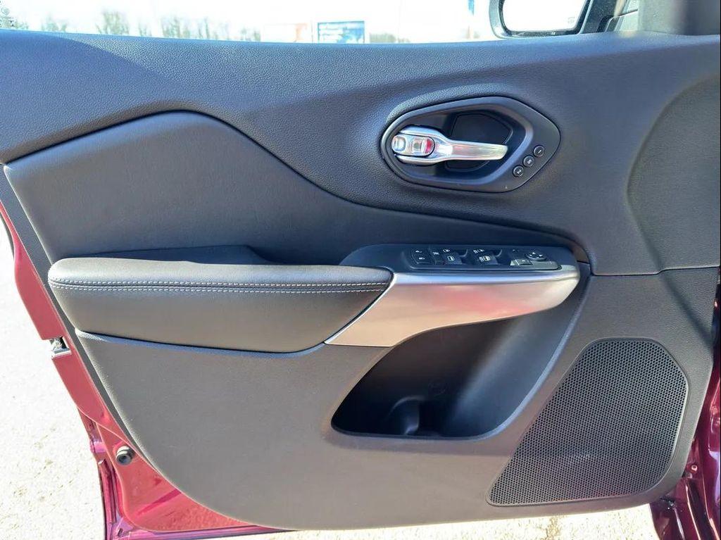 used 2019 Jeep Cherokee car, priced at $18,994