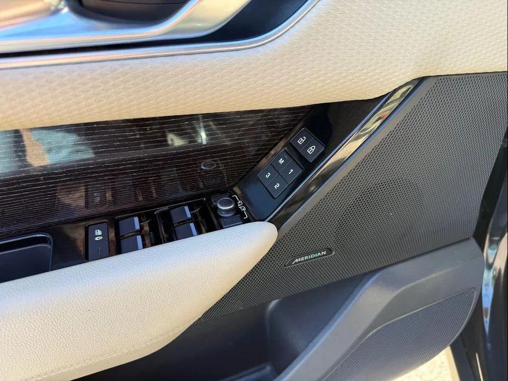 used 2021 Land Rover Range Rover Velar car, priced at $25,494