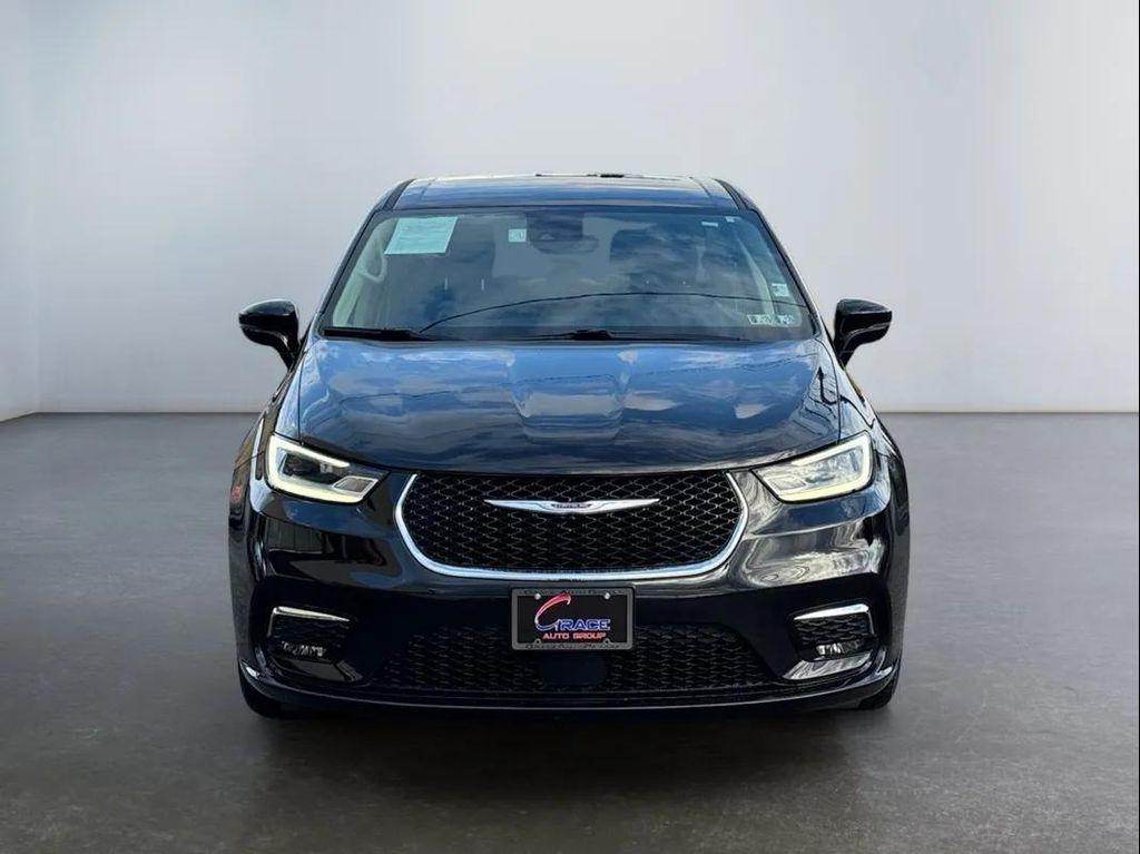 used 2024 Chrysler Pacifica Hybrid car, priced at $25,994