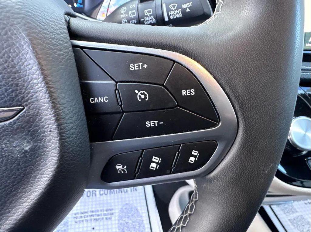 used 2024 Chrysler Pacifica Hybrid car, priced at $25,994