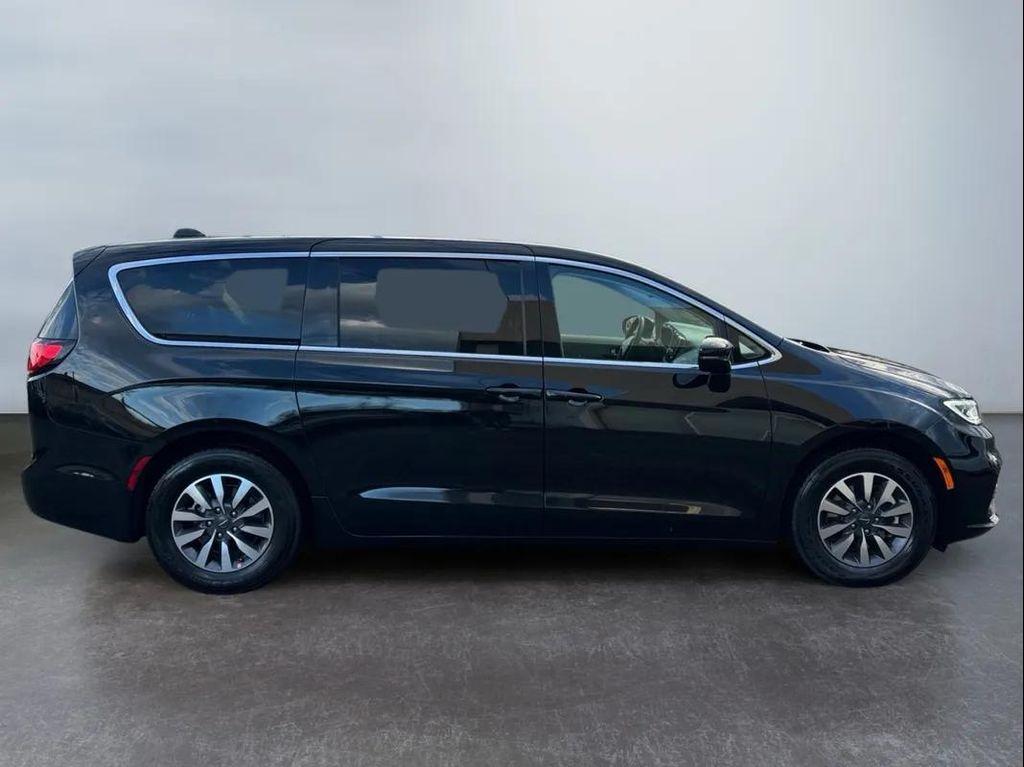 used 2024 Chrysler Pacifica Hybrid car, priced at $25,994