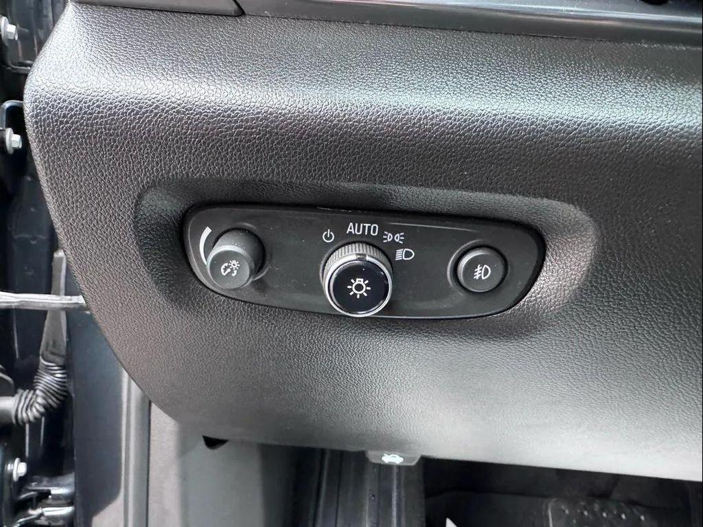 used 2020 Chevrolet Traverse car, priced at $18,494