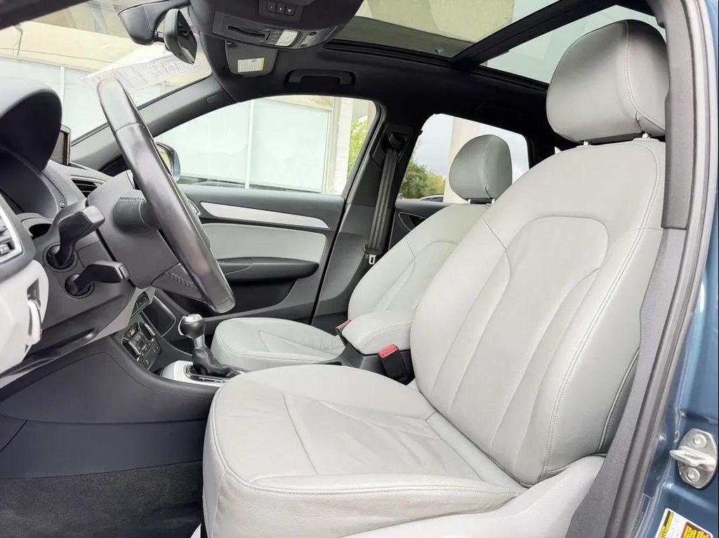 Audi Q3 view 18