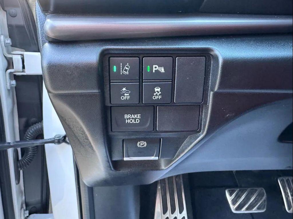 used 2021 Acura RDX car, priced at $27,994