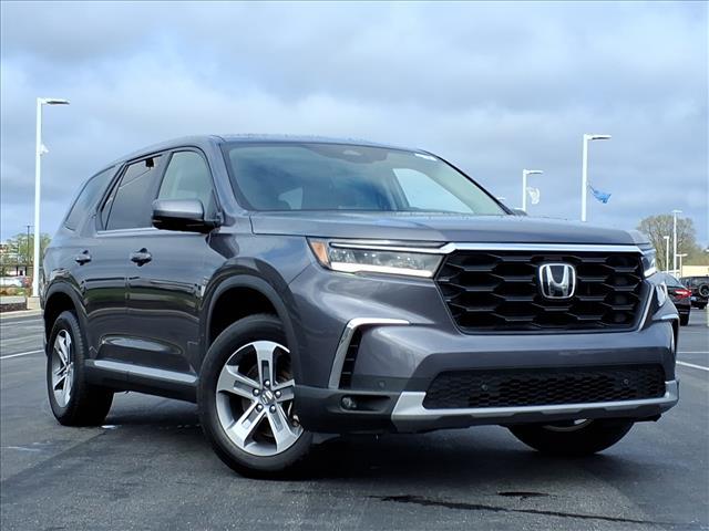 used 2025 Honda Pilot car, priced at $42,872