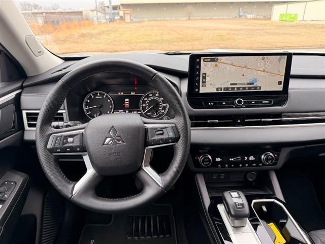 used 2025 Mitsubishi Outlander car, priced at $27,463