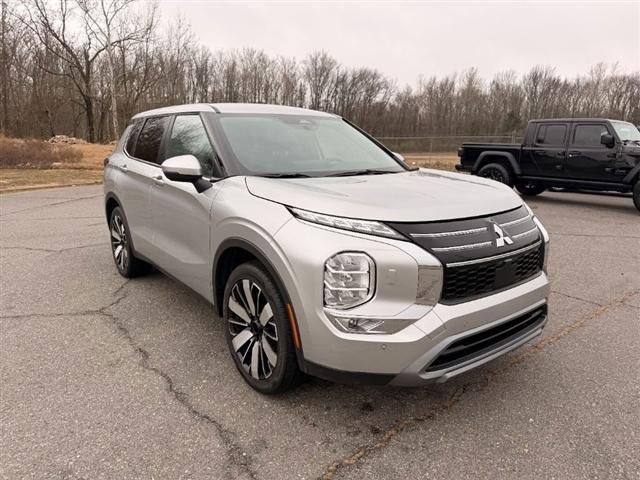 used 2025 Mitsubishi Outlander car, priced at $27,463