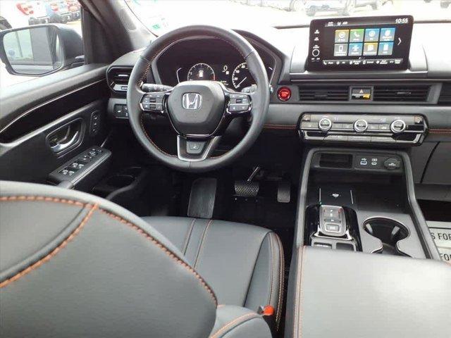 used 2025 Honda Pilot car, priced at $46,442