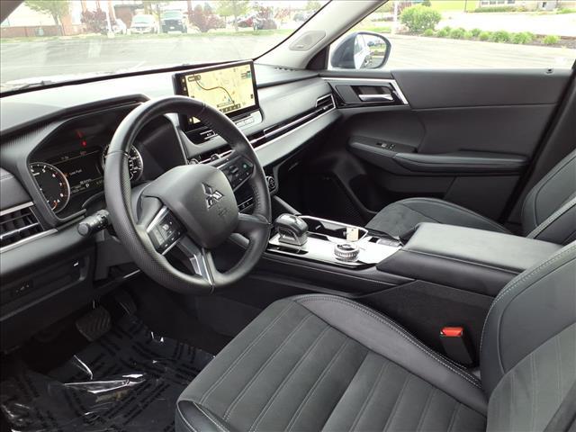 used 2025 Mitsubishi Outlander car, priced at $27,487