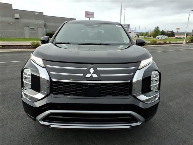 used 2025 Mitsubishi Outlander car, priced at $27,487