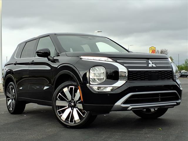 used 2025 Mitsubishi Outlander car, priced at $27,487