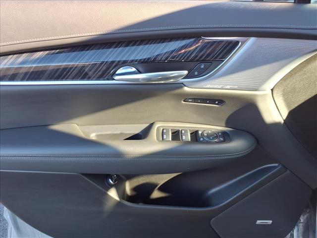 used 2025 Cadillac XT6 car, priced at $39,979