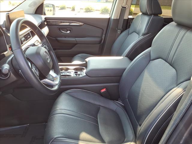 2024 Modern Steel Metallic Honda Pilot