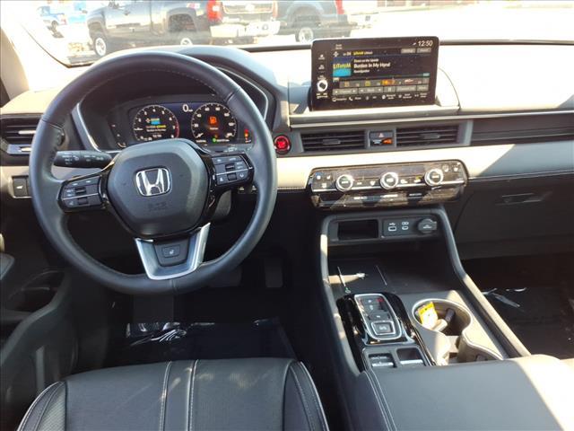 2024 Modern Steel Metallic Honda Pilot