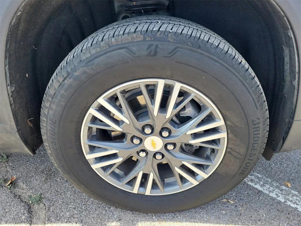 used 2025 Chevrolet Traverse car, priced at $36,503