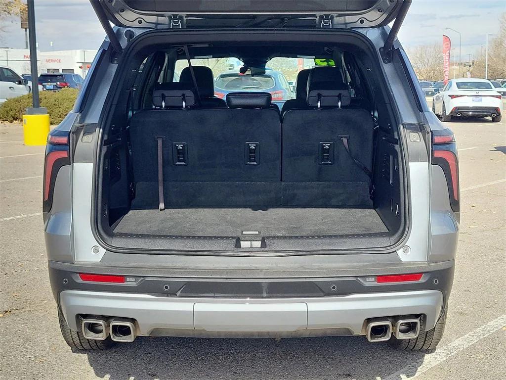 used 2025 Chevrolet Traverse car, priced at $36,503