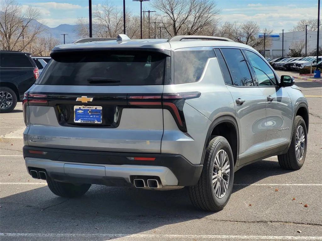 used 2025 Chevrolet Traverse car, priced at $36,503