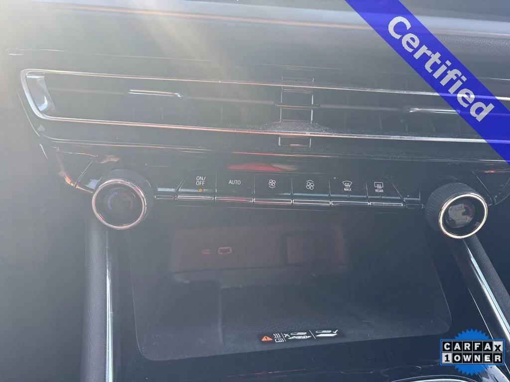 used 2025 Chevrolet Traverse car, priced at $38,999