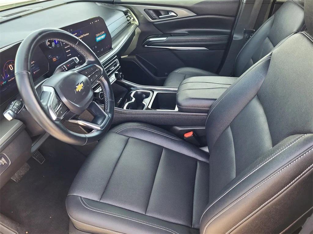 used 2025 Chevrolet Traverse car, priced at $36,503