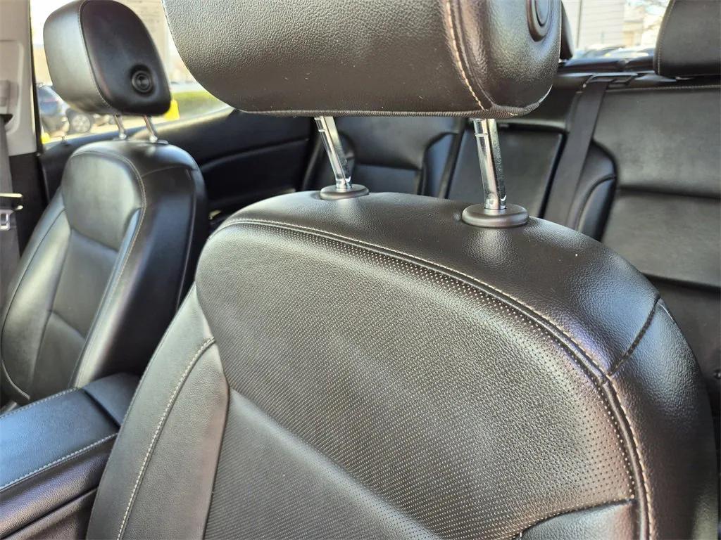 used 2023 GMC Acadia car, priced at $30,823