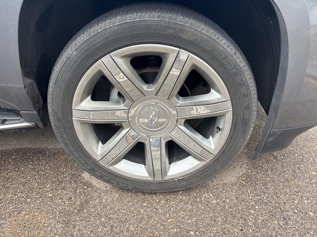 used 2018 Cadillac Escalade ESV car, priced at $33,874