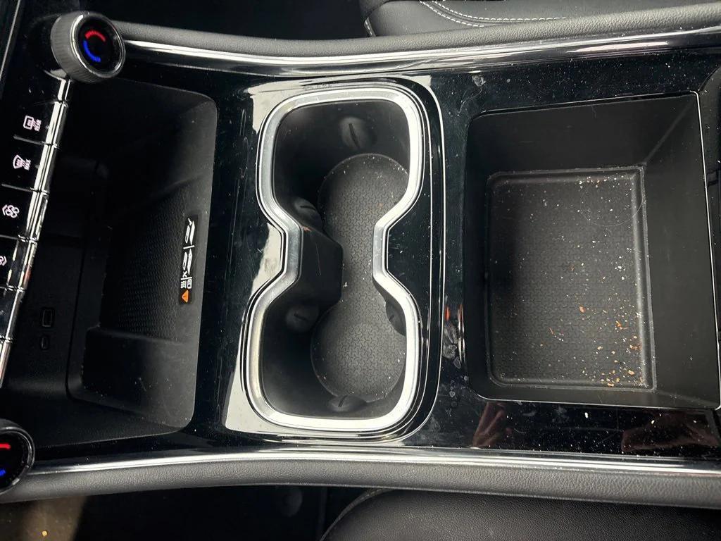 used 2025 Chevrolet Traverse car, priced at $36,844