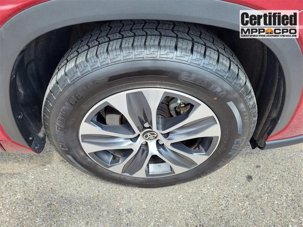 used 2023 Toyota Highlander car, priced at $32,707