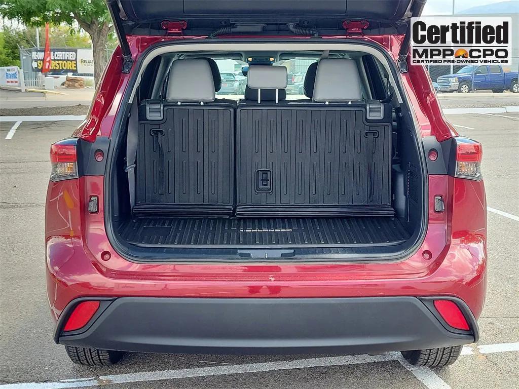 used 2023 Toyota Highlander car, priced at $32,707