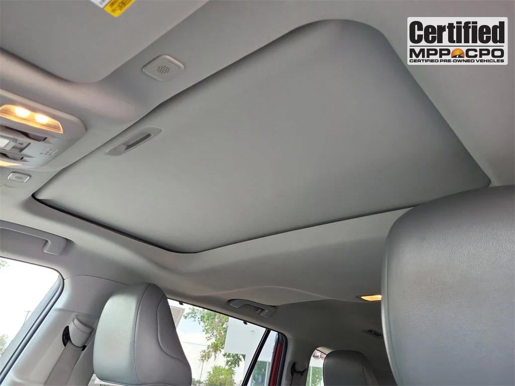 used 2023 Toyota Highlander car, priced at $32,707