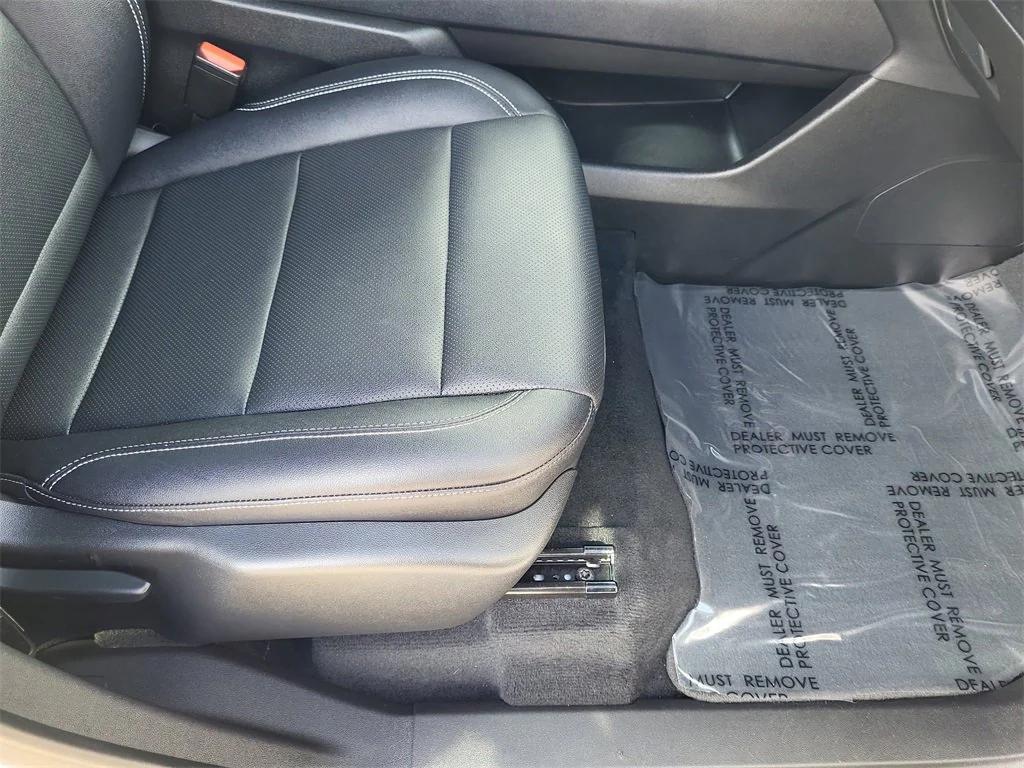 used 2025 Chevrolet Traverse car, priced at $37,250