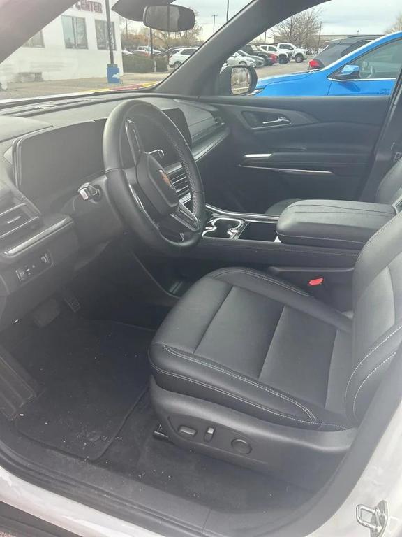 used 2025 Chevrolet Traverse car, priced at $35,724