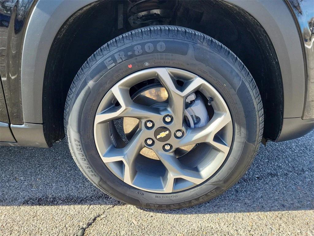 used 2025 Chevrolet Trax car, priced at $23,547