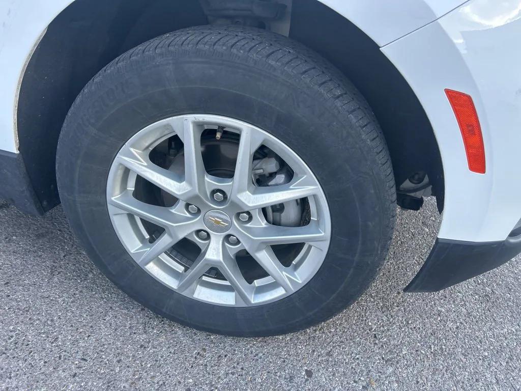 used 2024 Chevrolet Equinox car, priced at $25,999