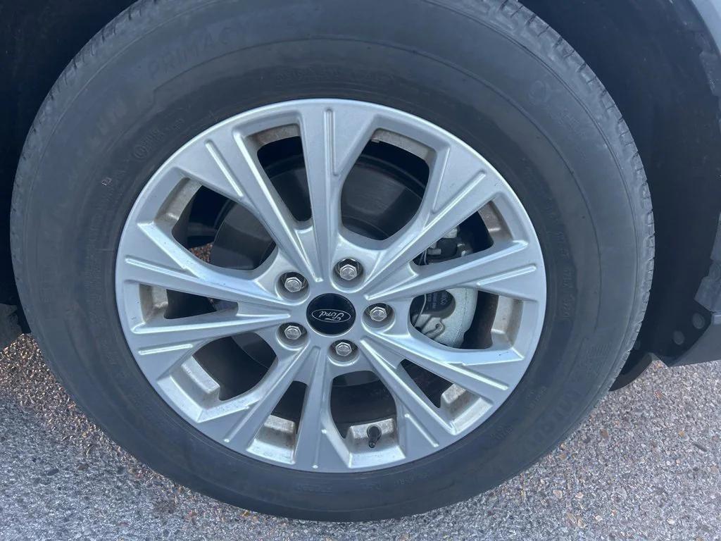 used 2025 Ford Escape car, priced at $25,950