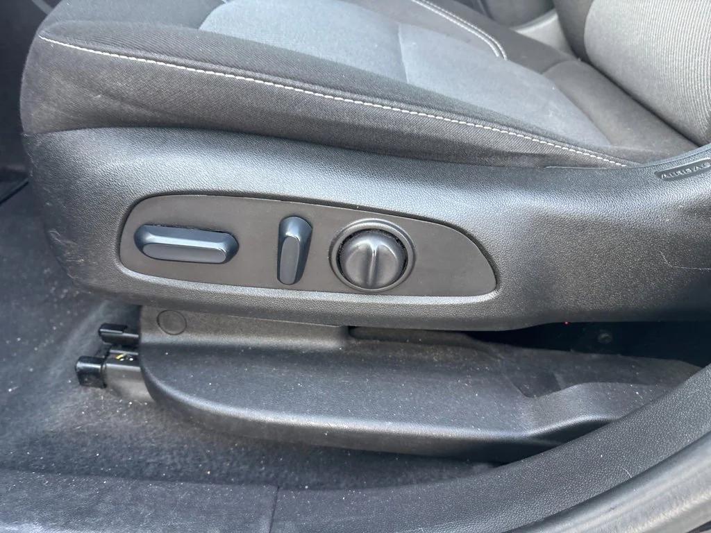 used 2024 Chevrolet Blazer car, priced at $25,115